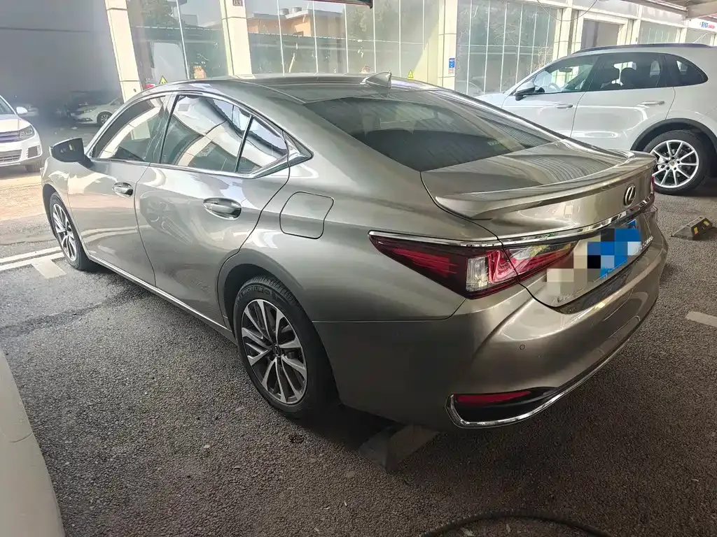 Lexus ES 2022 из CN, фото 6