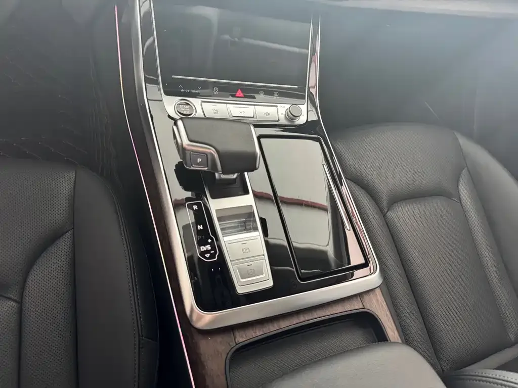 Audi Q7 — фото 10