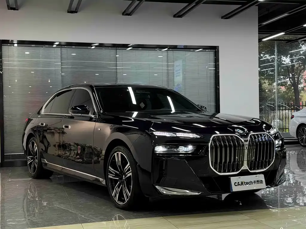 BMW 7 Series 2024 из CN, фото 7