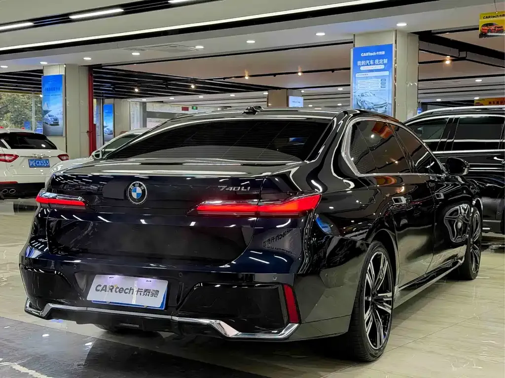 BMW 7 Series 2024 из CN, фото 2