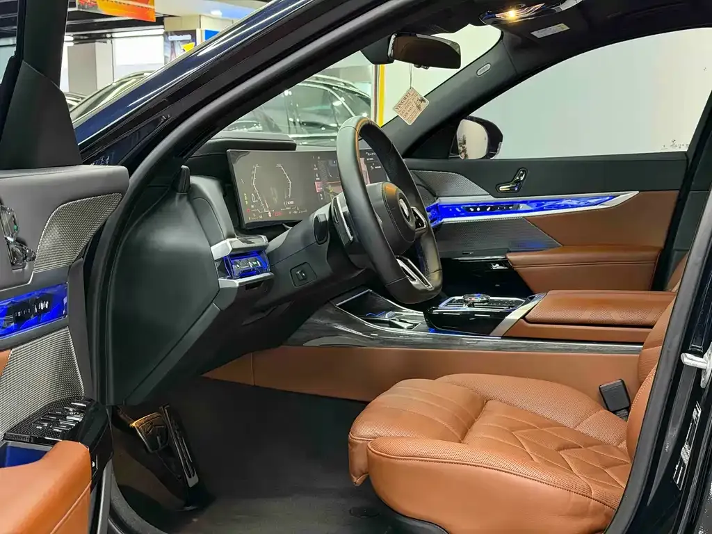 BMW 7 Series 2024 из CN, фото 6