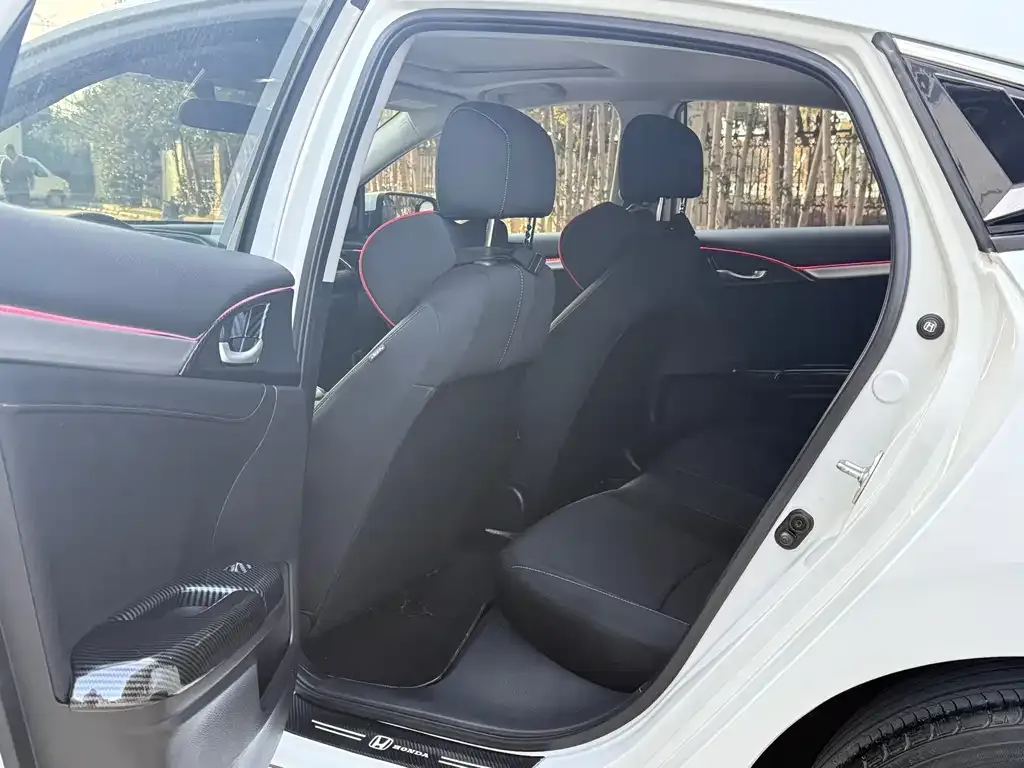 Honda Civic — фото 4