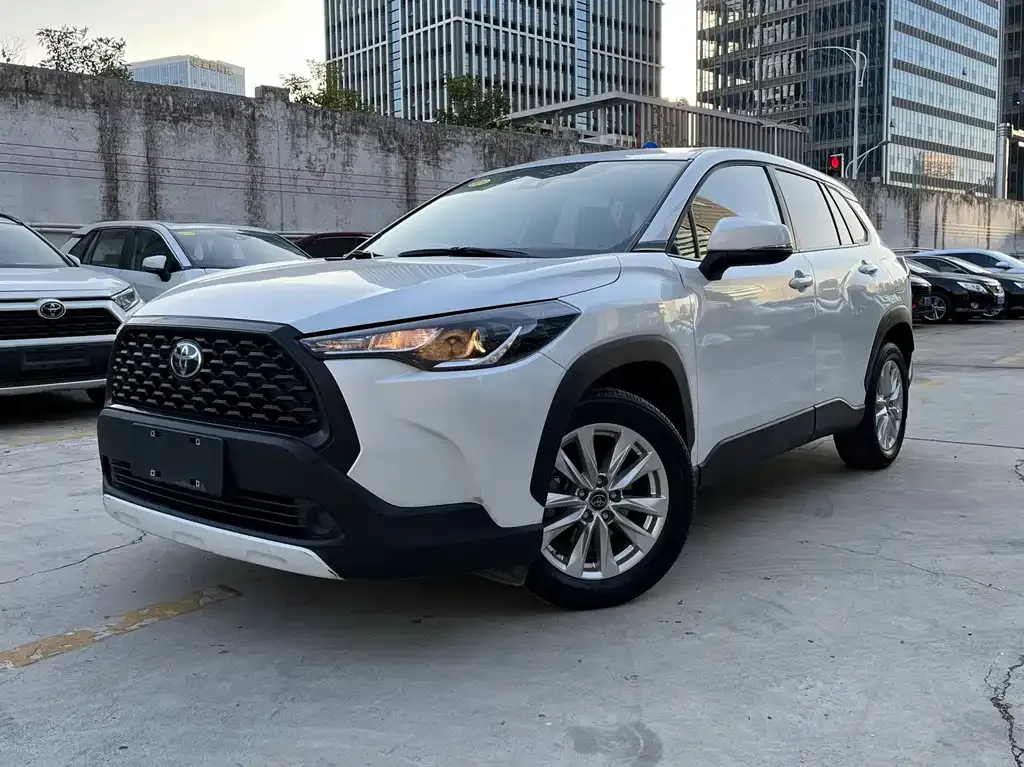 Toyota Corolla Cross 2023 из CN, фото 1