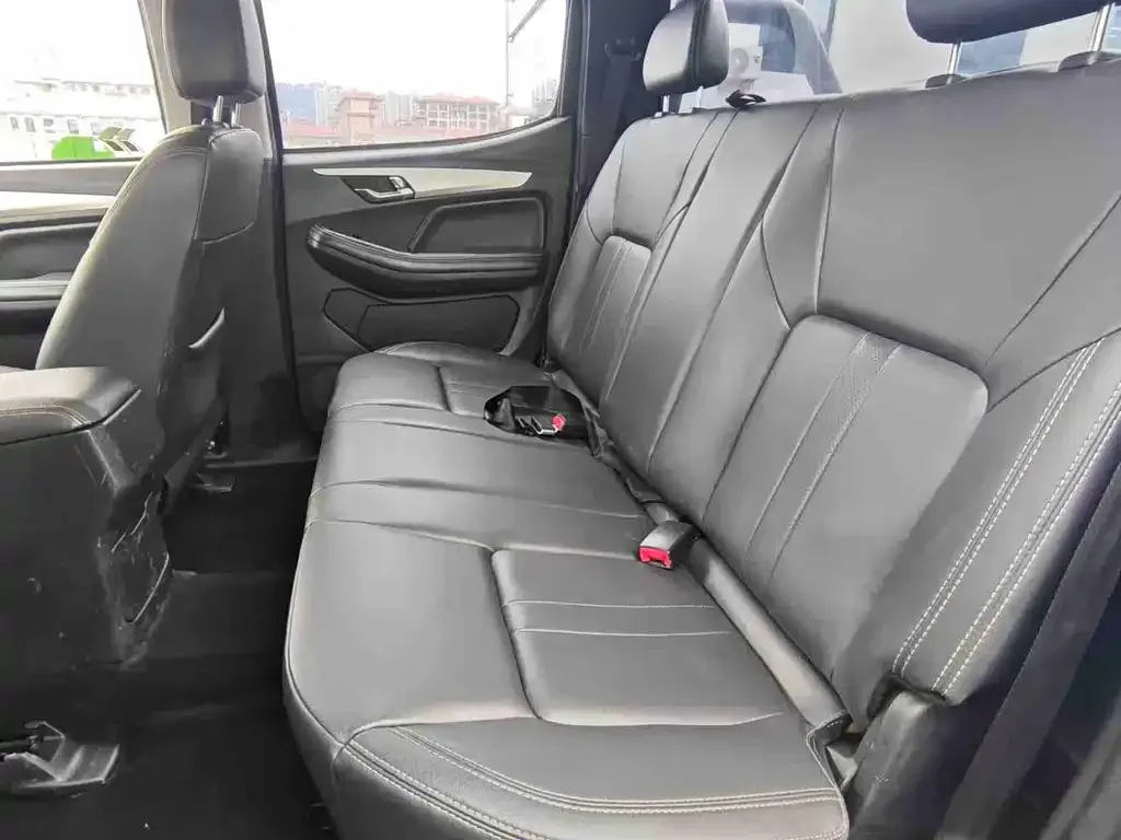 Isuzu RE-MAX 2022 из CN, фото 2