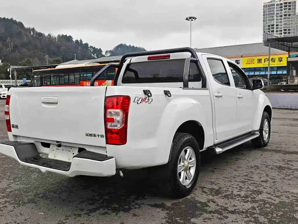 Isuzu RE-MAX 2022 из CN, фото 9