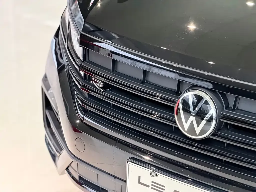 Volkswagen Touareg — фото 3