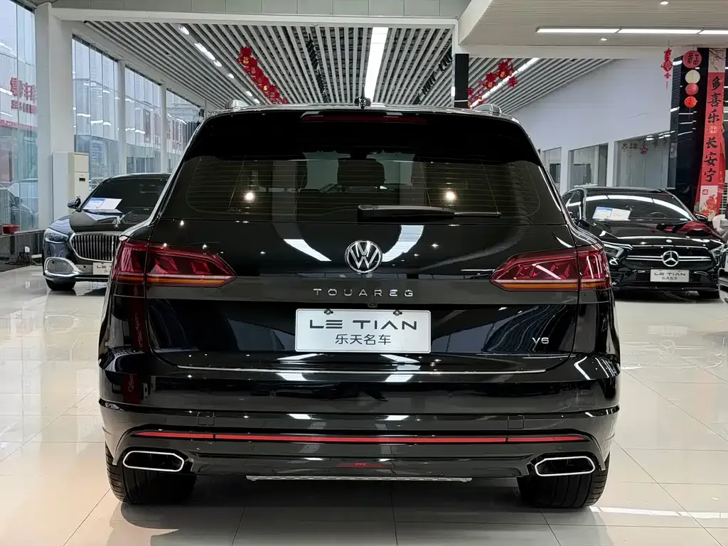 Volkswagen Touareg — фото 6