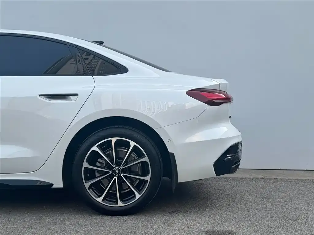 Audi A5L 2025 из CN, фото 8