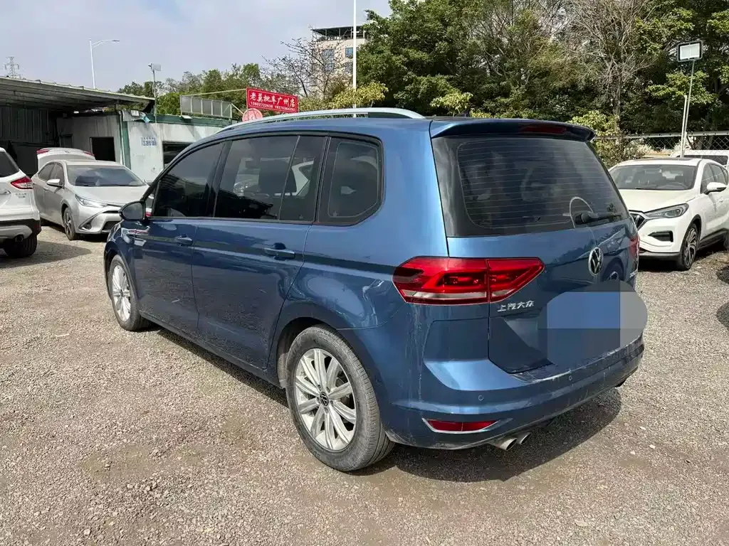 Volkswagen Touran 2022 из CN, фото 2