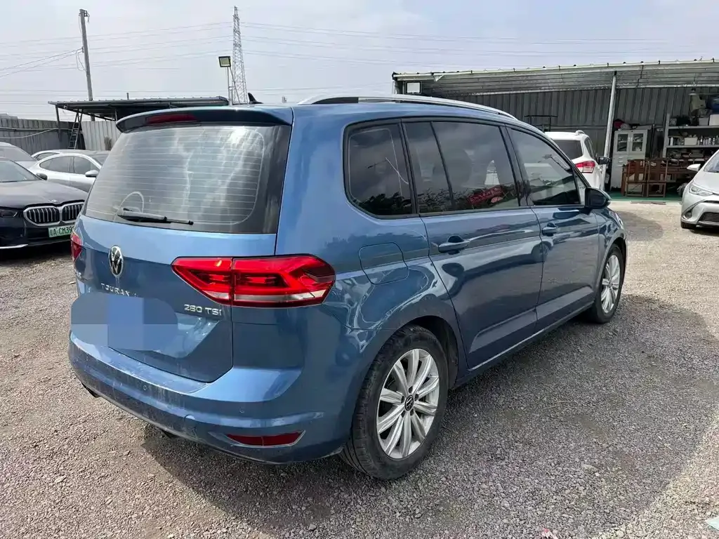 Volkswagen Touran 2022 из CN, фото 10