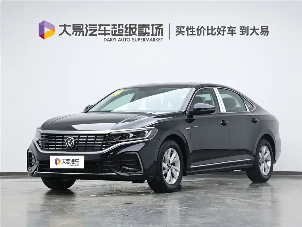Volkswagen Passat New Energy — фото 1