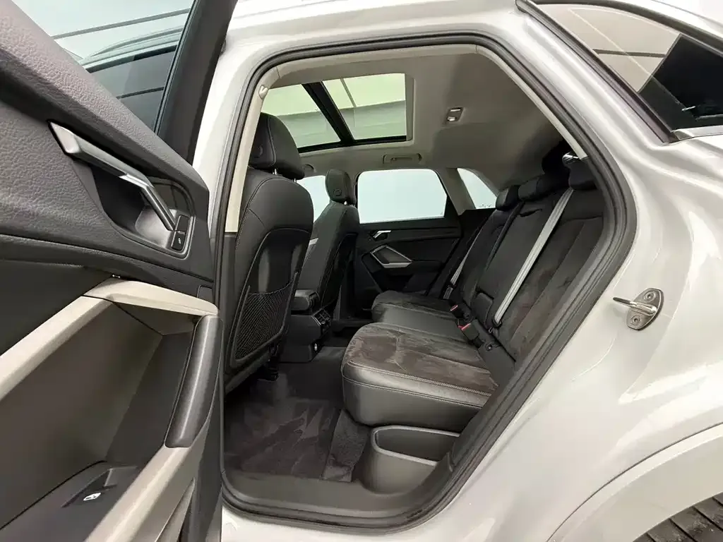Audi Q3 2021 из CN, фото 5