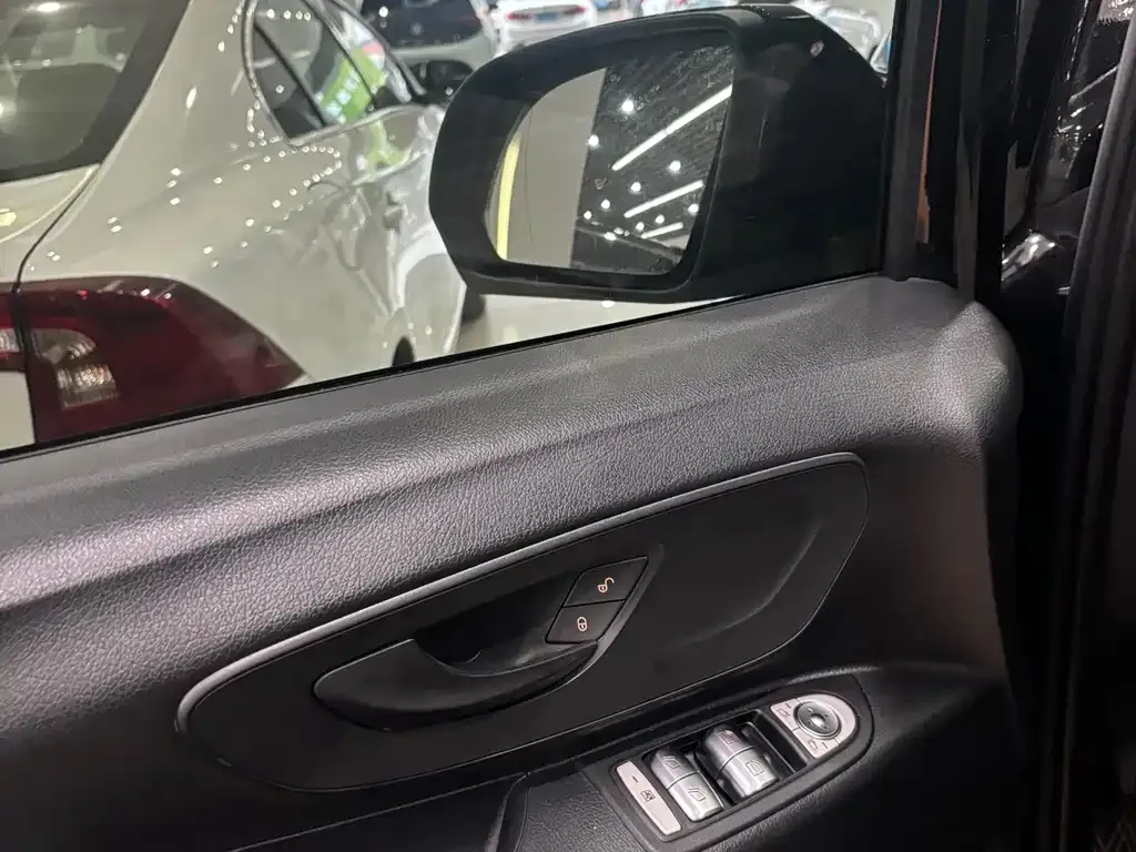 Mercedes-Benz Vito 2023 из CN, фото 8