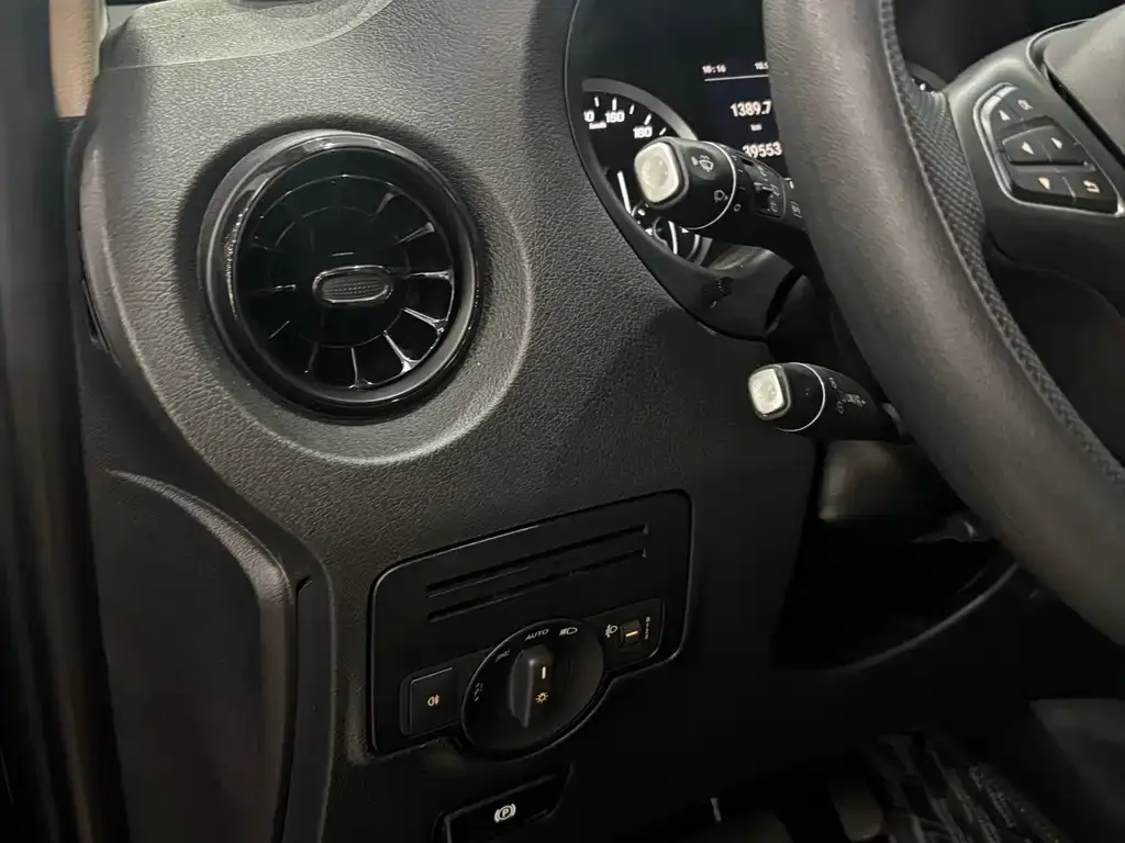 Mercedes-Benz Vito 2023 из CN, фото 10