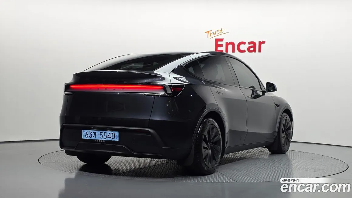 Tesla Model Y — фото 2