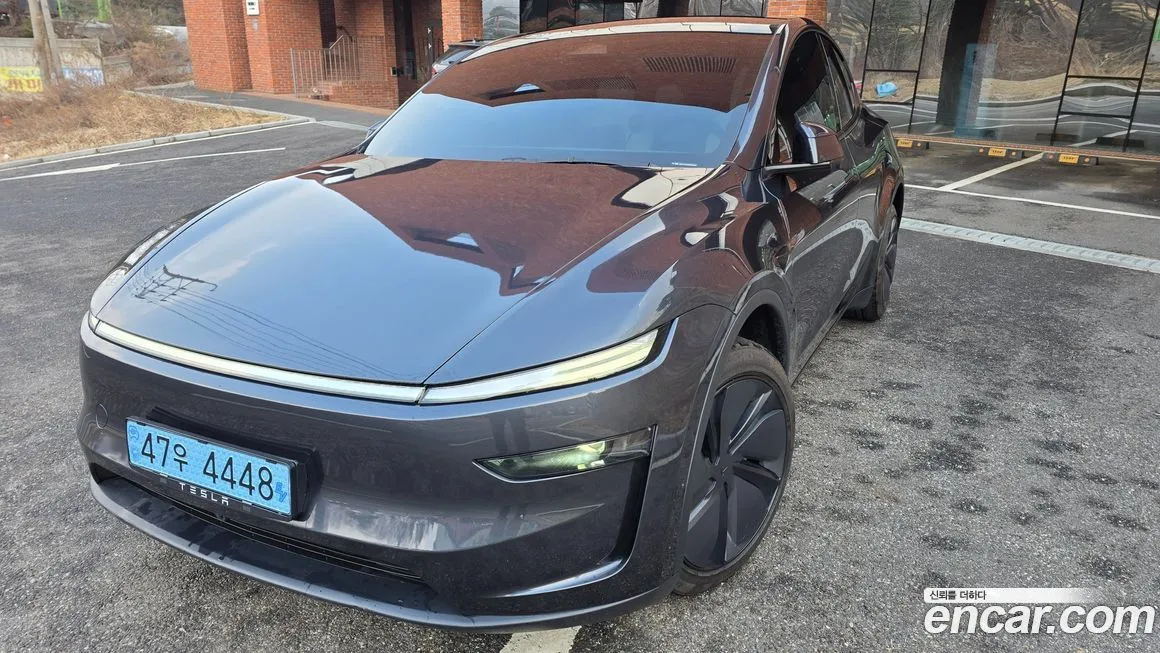 Tesla Model Y — фото 1