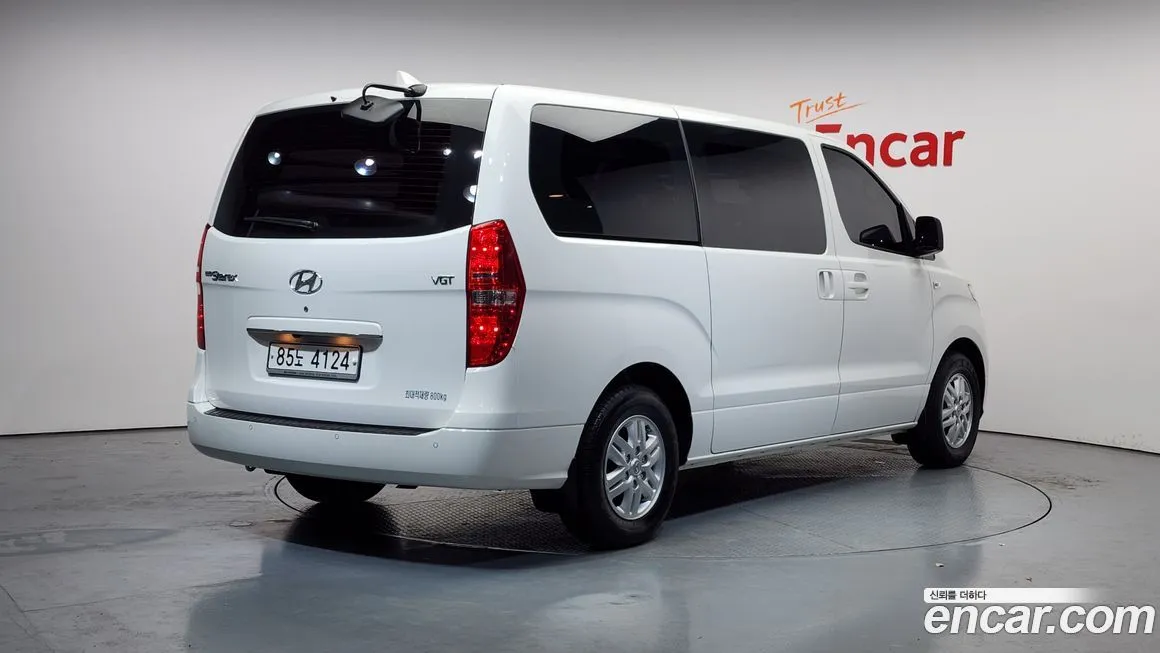 Hyundai Starex — фото 3