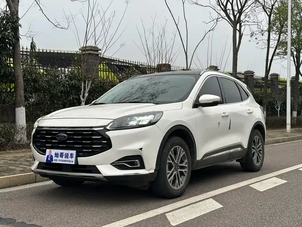 Ford Escape 2023 из CN, фото 1