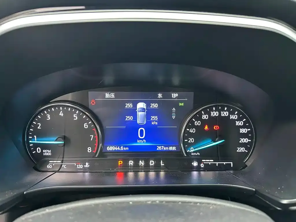 Ford Escape 2023 из CN, фото 2