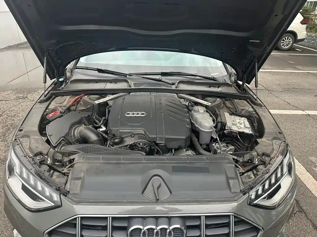 Audi A4 (Import) — фото 6