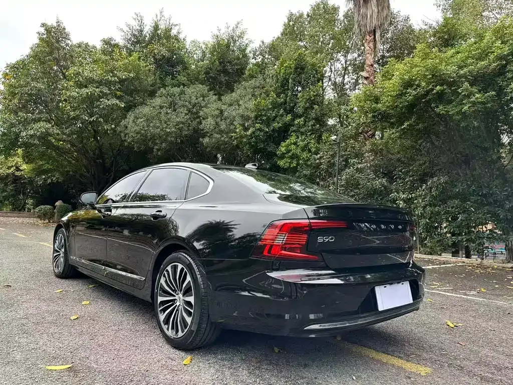 Volvo S90 — фото 9