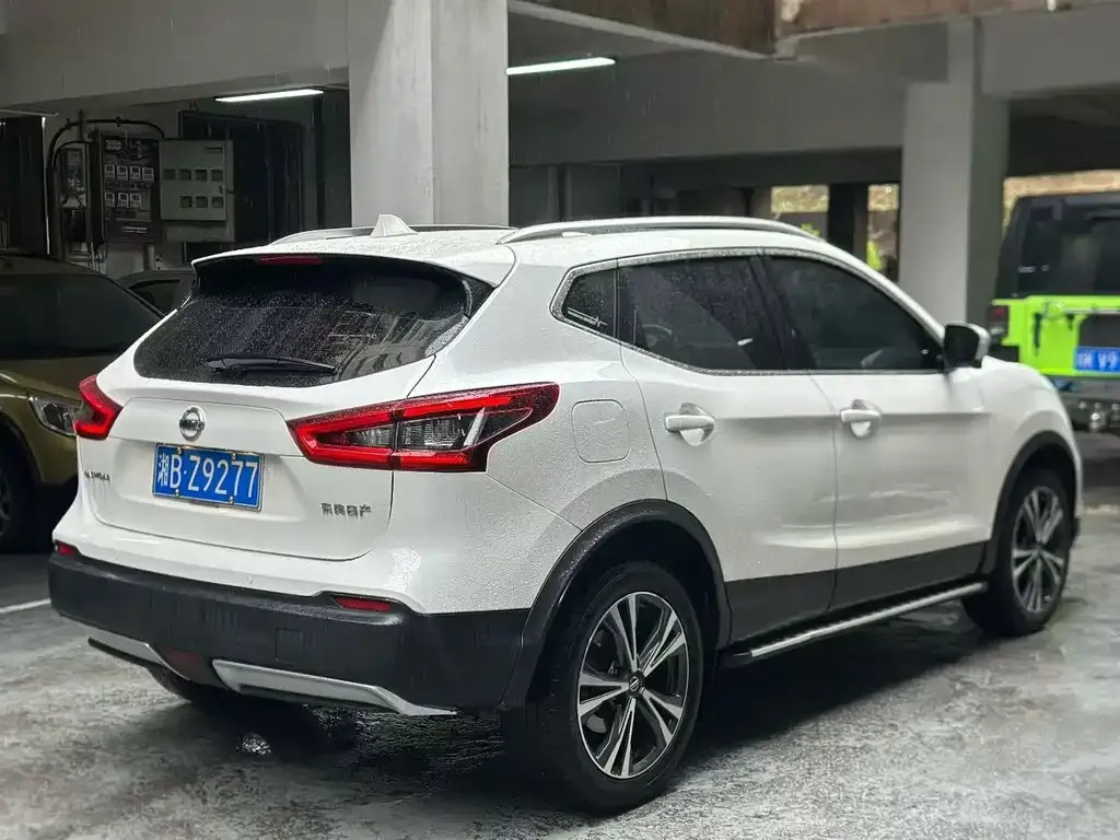Nissan Qashqai — фото 9