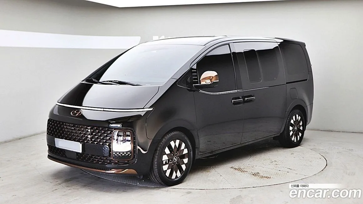 Hyundai Staria — фото 1