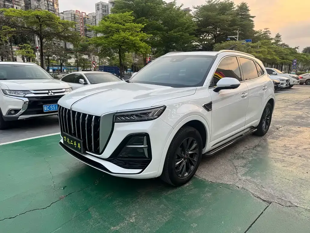 Hongqi HS5 — фото 1