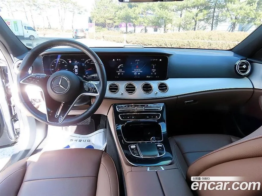Mercedes-Benz E-Class — фото 4