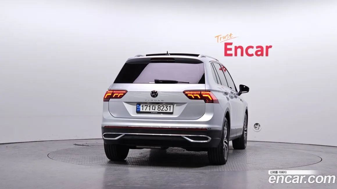 Volkswagen Tiguan — фото 9