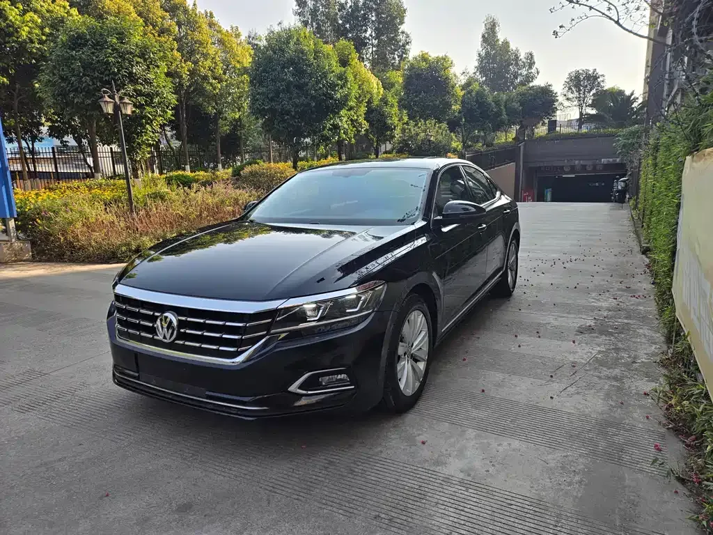 Volkswagen Passat — фото 10