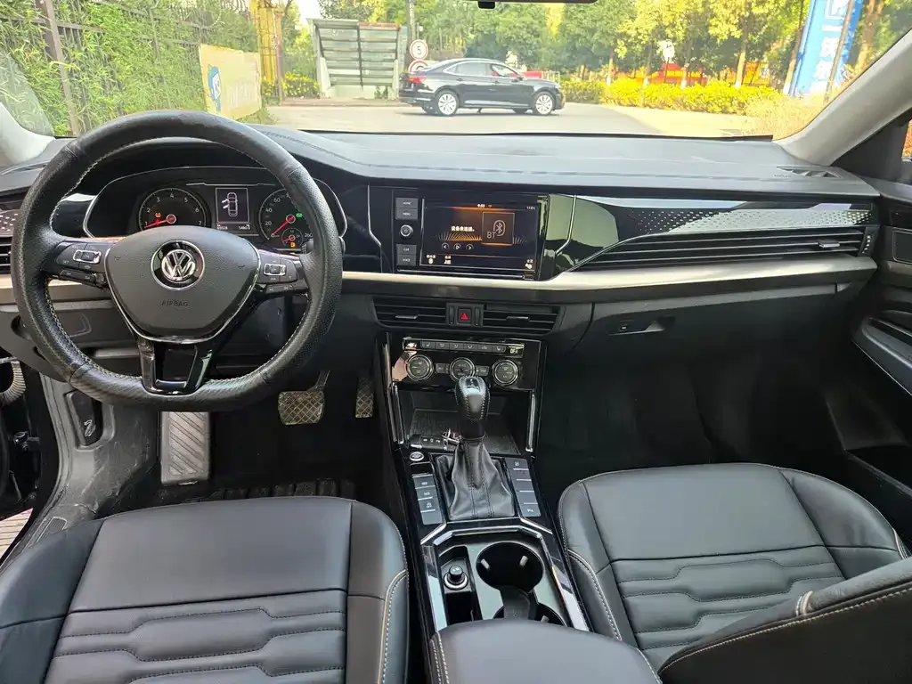 Volkswagen Passat — фото 8