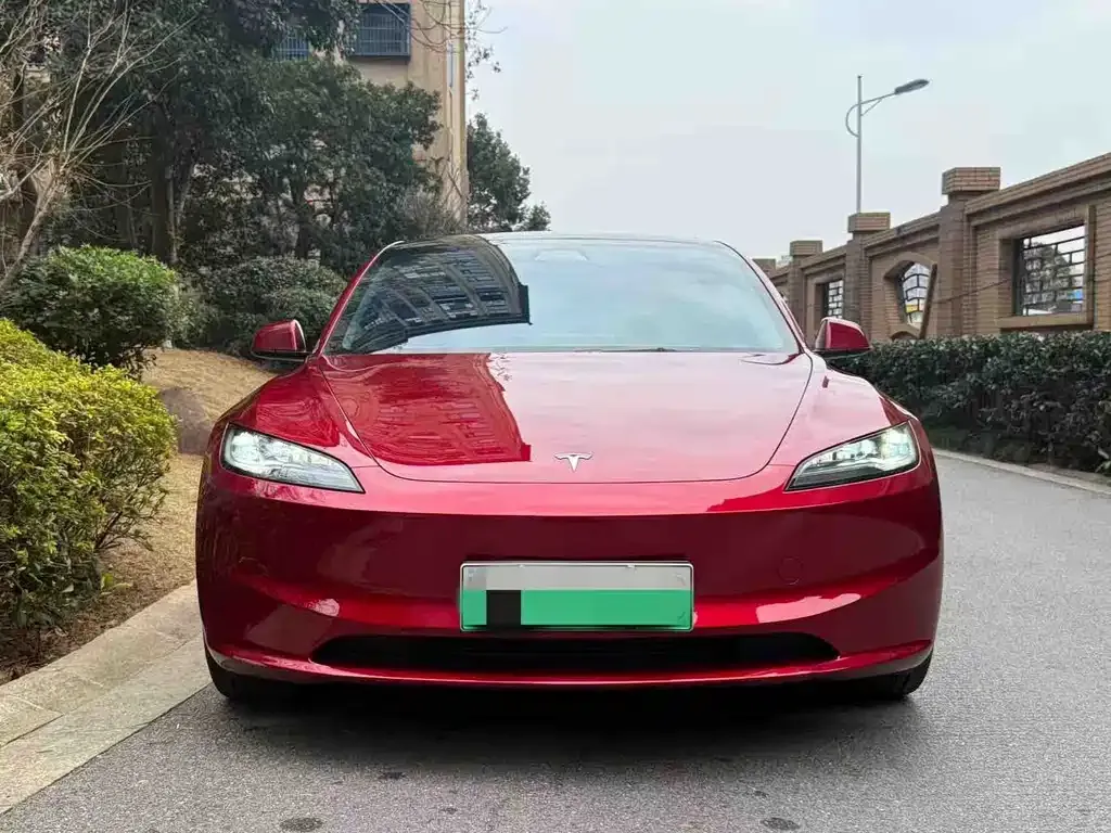 Tesla Model 3 — фото 5