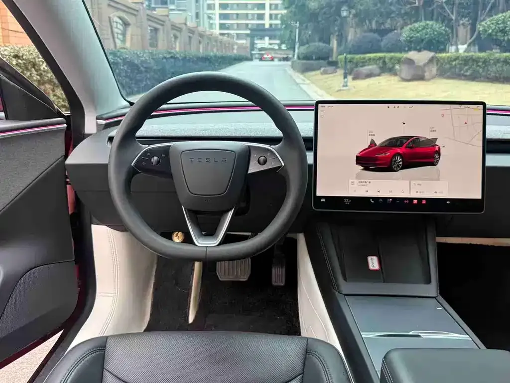 Tesla Model 3 — фото 2