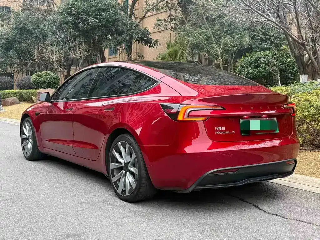 Tesla Model 3 — фото 6