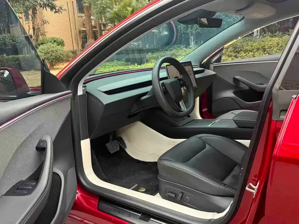Tesla Model 3 — фото 8