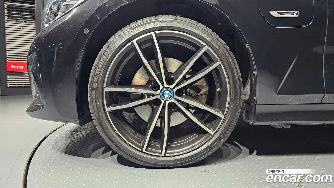 BMW 3-Series 2022 из KR, фото 8