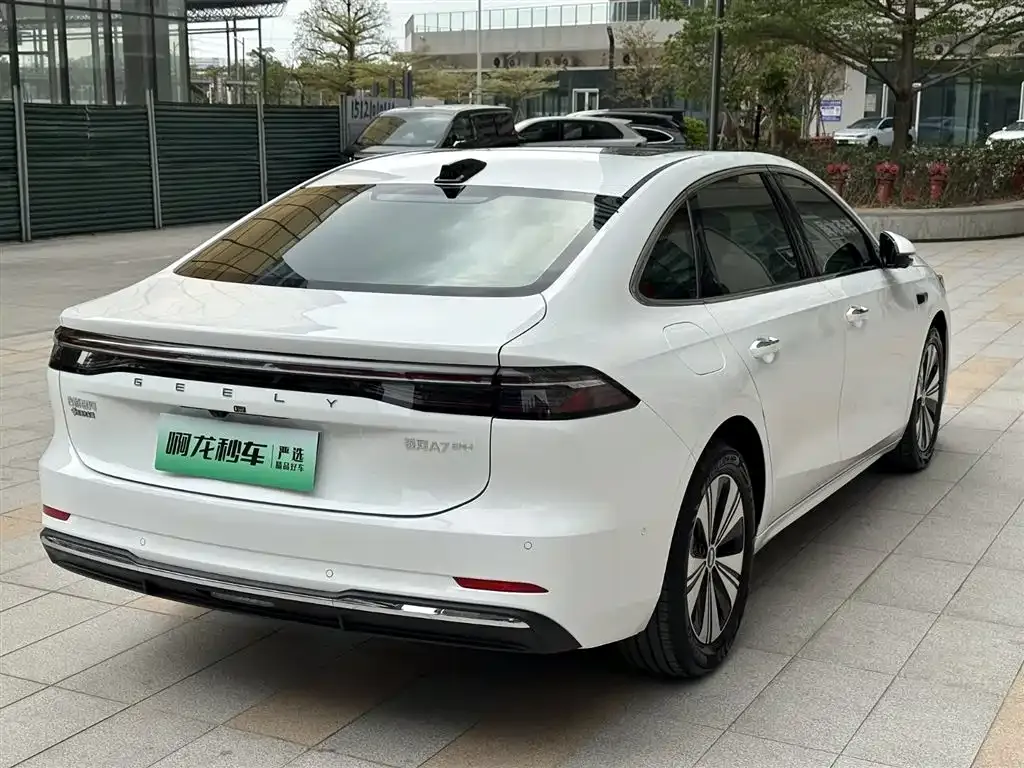 Geely Galaxy A7 2025 из CN, фото 3