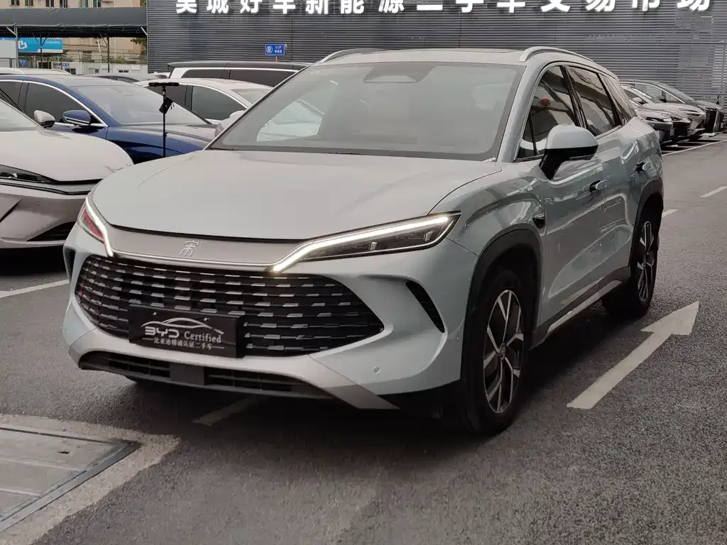 BYD L DM-i — фото 1