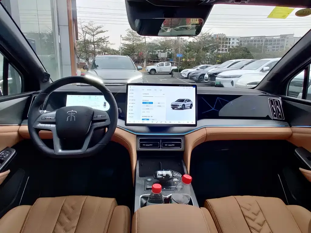 BYD L DM-i — фото 9