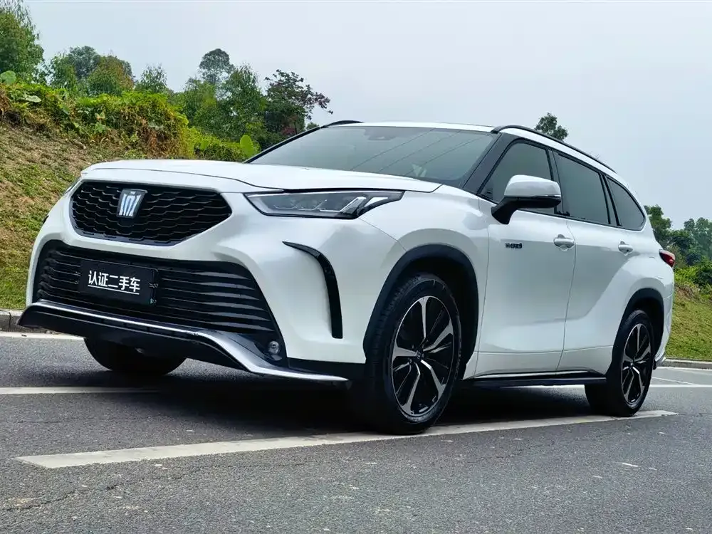 Toyota Crown Kluger 2021 из CN, фото 1