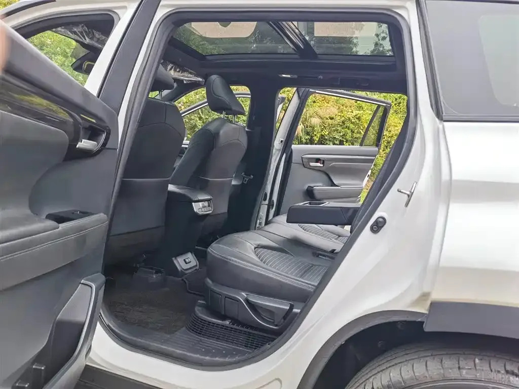 Toyota Crown Kluger 2021 из CN, фото 2