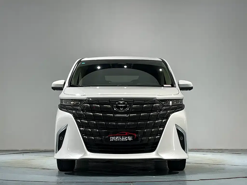Toyota Alphard — фото 7