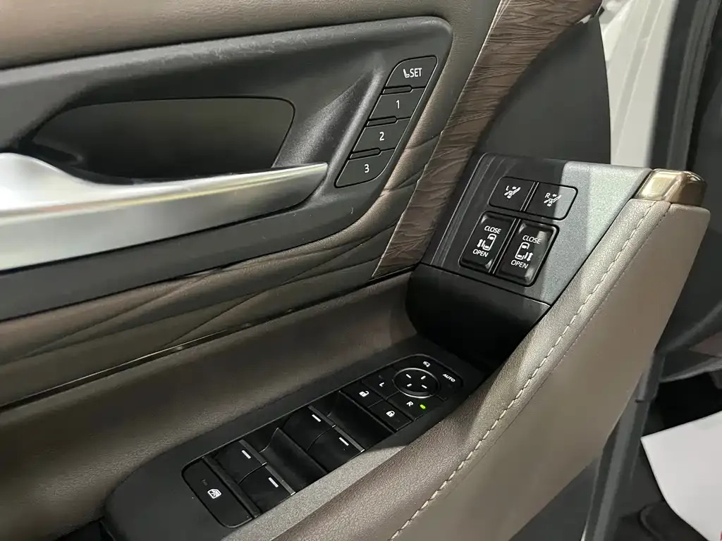 Toyota Alphard — фото 9