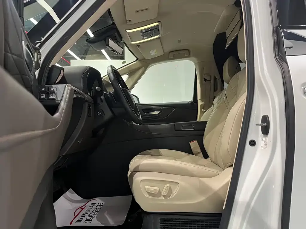 Toyota Alphard — фото 4