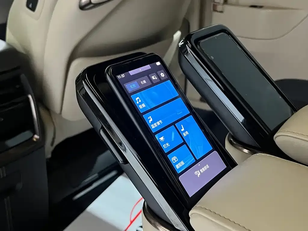 Toyota Alphard — фото 3