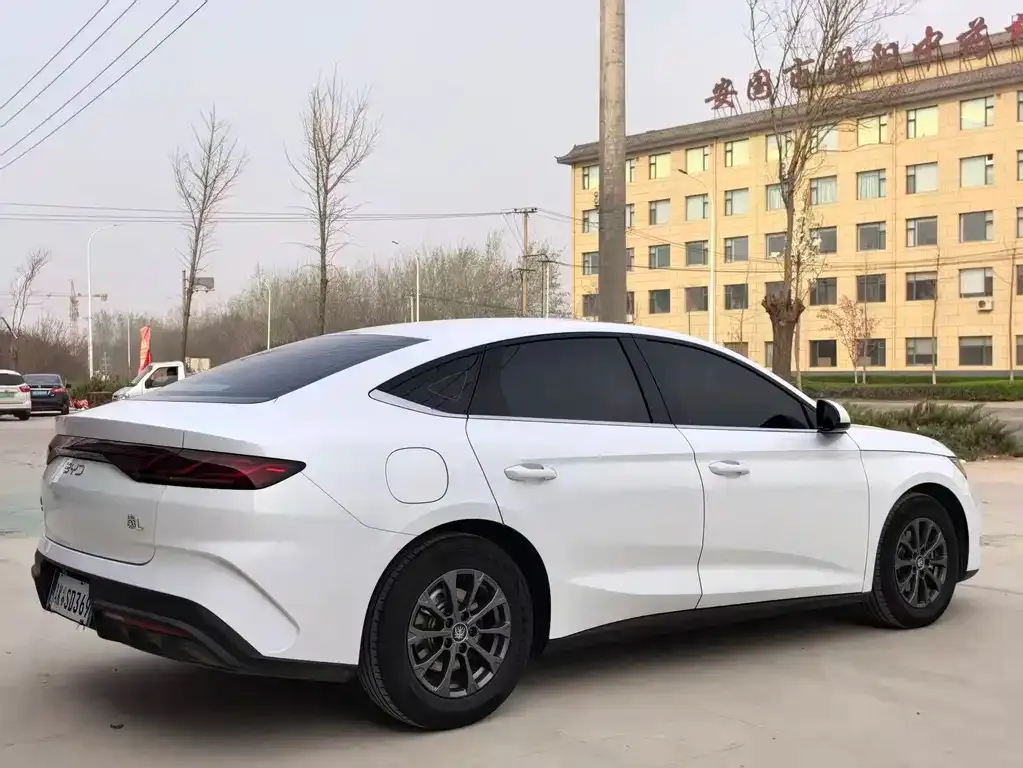 BYD Qin L — фото 8