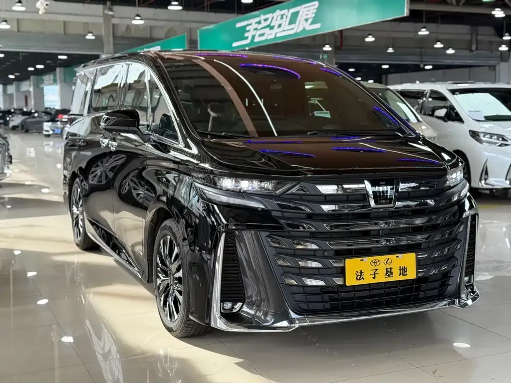 Toyota Vellfire — фото 7