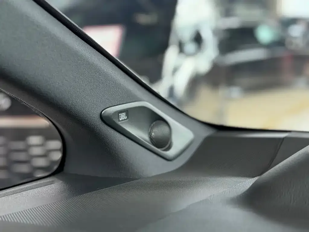 Toyota Vellfire — фото 6