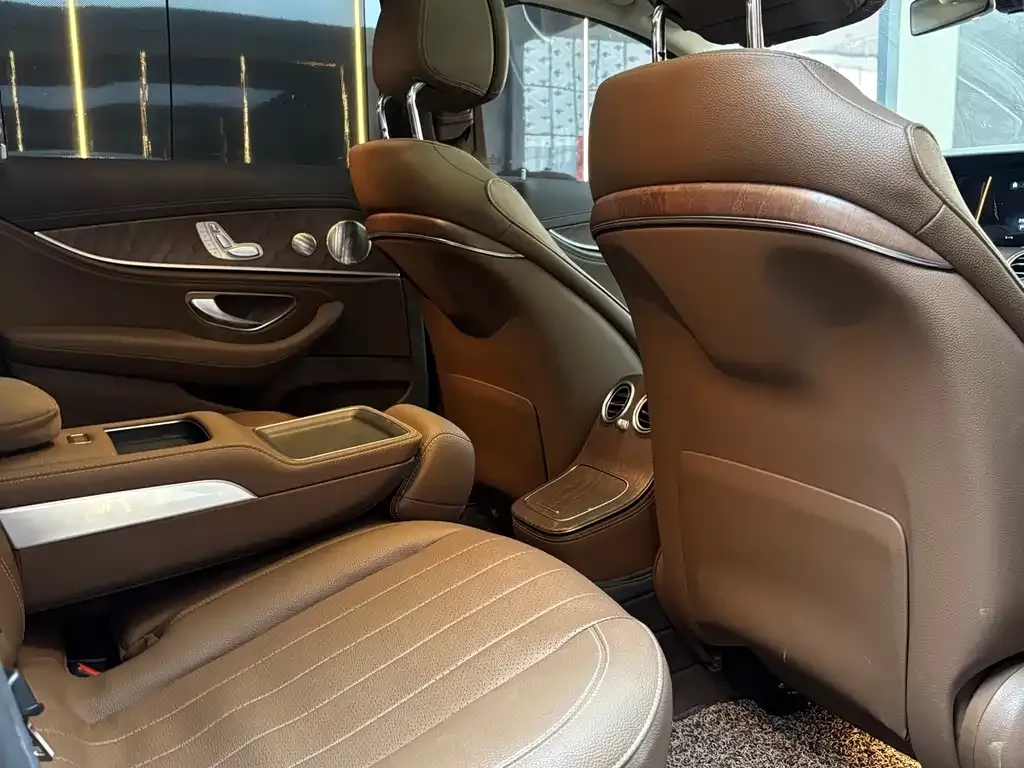 Mercedes-Benz E-Class 2023 из CN, фото 6